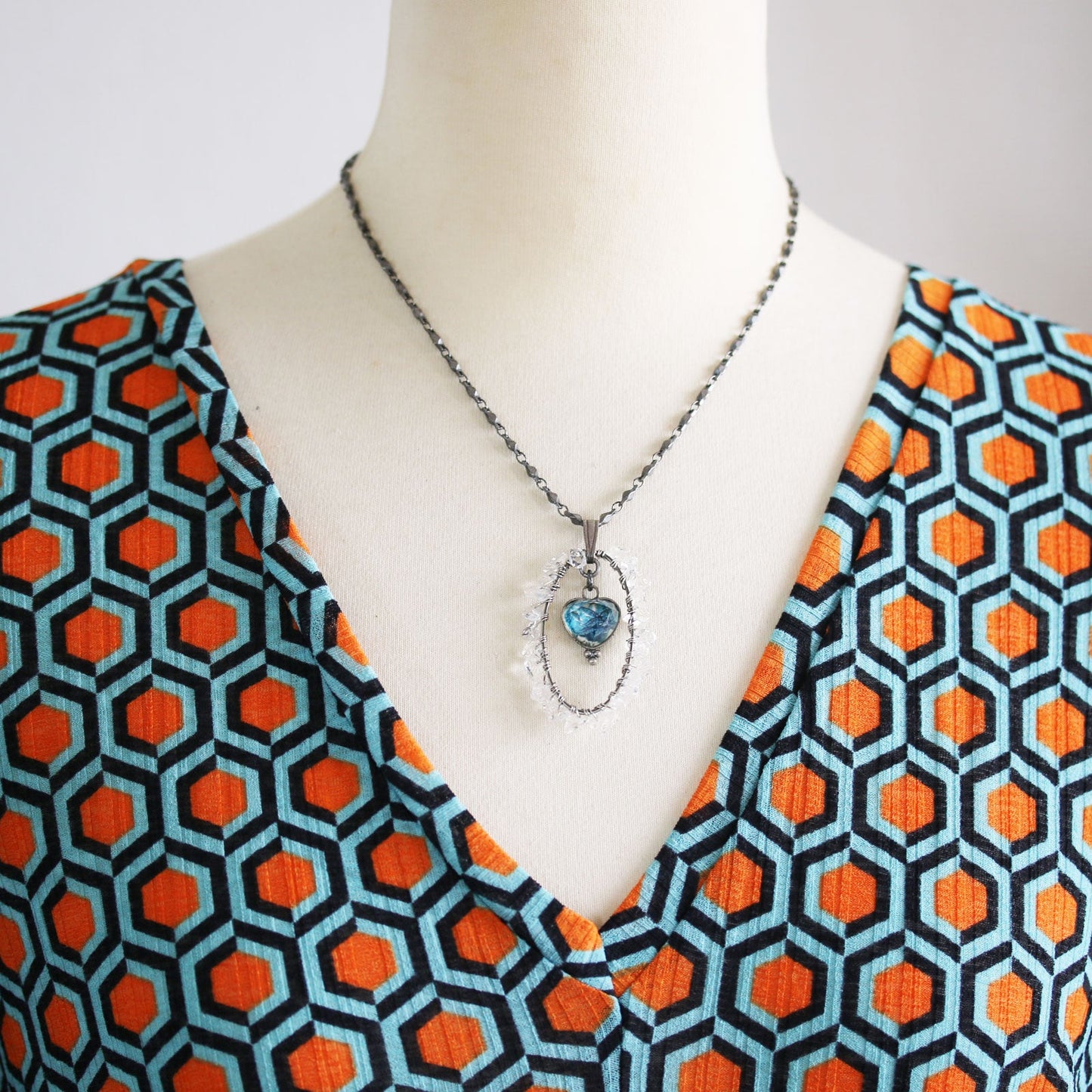 Necklace Quartz Lily Blue Hoop TAMARUSAN